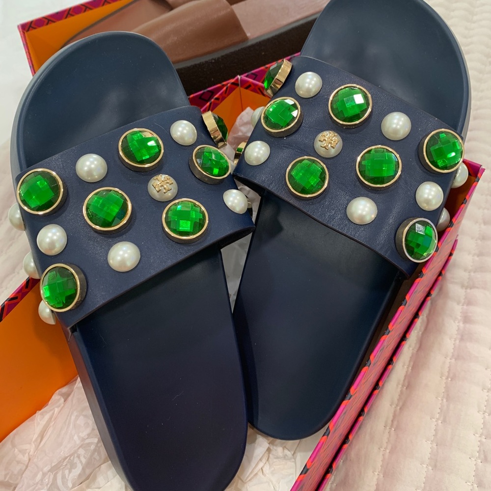 GUC TORY BURCH Sandals.  Size 8